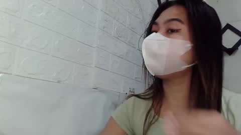 Snapshot of yoshiko_shine chatting on February 1, 2025, 1:02 am ASK ME online show from February 1, 2025, 1:02 am