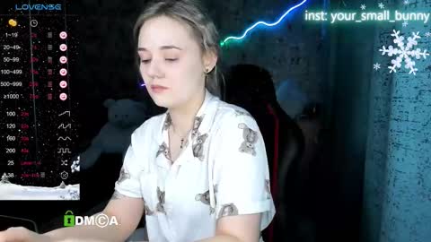 Snapshot of your_small_bunny chatting on January 17, 2026, 1:43 am Molly online show from January 17, 2026, 1:43 am