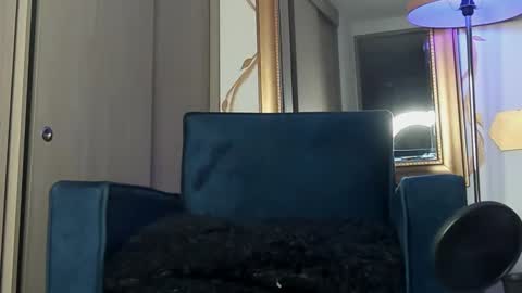 yulian 2811 online show from January 24, 2025, 2:28 am