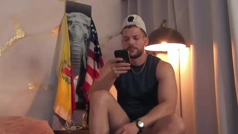 yulian 2811 online show from January 10, 2026, 1:29 am