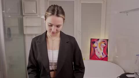 Snapshot of yummyemiily chatting on February 9, 2026, 4:55 pm Emily online show from February 9, 2026, 4:55 pm