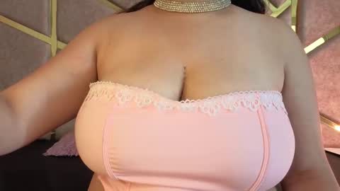 Snapshot of zafiro_claire chatting on February 7, 2026, 6:44 pm Claire online show from February 7, 2026, 6:44 pm