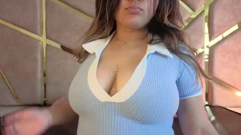 Snapshot of zafiro_claire chatting on February 10, 2026, 6:56 pm Claire online show from February 10, 2026, 6:56 pm