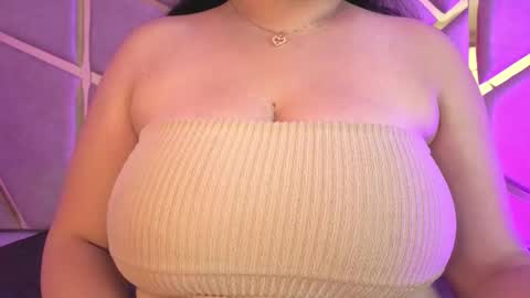 Snapshot of zafiro_claire chatting on February 14, 2026, 8:16 pm Claire online show from February 14, 2026, 8:16 pm