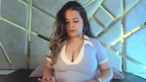 Snapshot of zafiro_claire chatting on February 16, 2026, 6:48 pm Claire online show from February 16, 2026, 6:48 pm