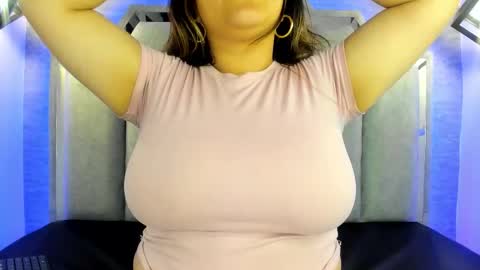 Snapshot of zafiro_claire chatting on March 1, 2026, 6:32 pm Claire online show from March 1, 2026, 6:32 pm