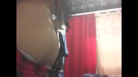 Zafiro online show from December 14, 2025, 10:25 pm