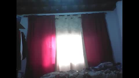 Zafiro online show from December 17, 2025, 5:19 pm