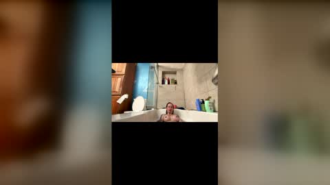 Snapshot of zoeyportland chatting on February 4, 2026, 9:15 am Zoey Portland online show from February 4, 2026, 9:15 am