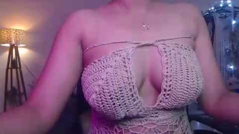 Snapshot of zonayesha chatting on October 1, 2025, 5:19 pm Zona online show from October 1, 2025, 5:19 pm