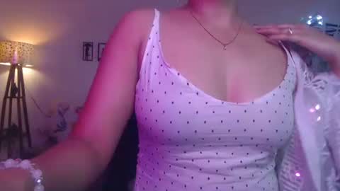 Snapshot of zonayesha chatting on October 16, 2025, 7:31 am Zona online show from October 16, 2025, 7:31 am