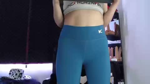 zpzphot online show from September 19, 2025, 1:51 am