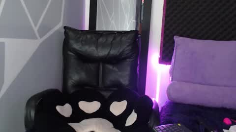 zpzphot online show from December 1, 2025, 10:59 pm