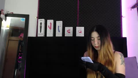 zpzphot online show from December 14, 2025, 9:19 pm