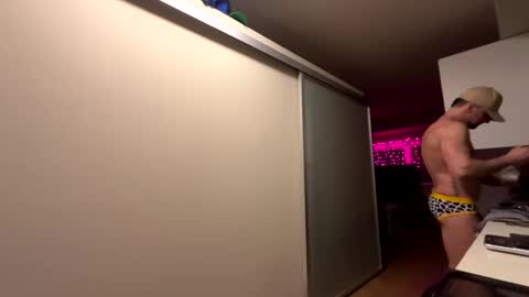 Zuko online show from February 26, 2025, 12:58 pm