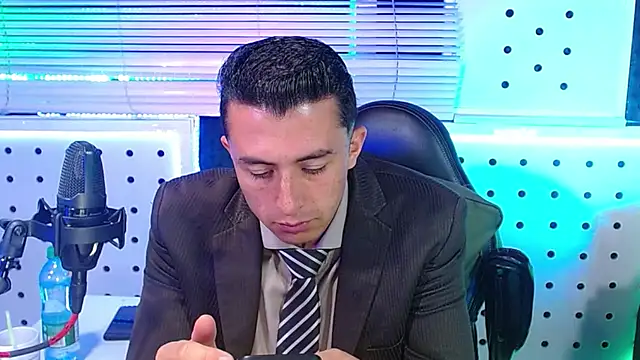 Snapshot of Darko0717 chatting on February 2, 2026, 2:27 pm Darko0717 online show from February 2, 2026, 2:27 pm