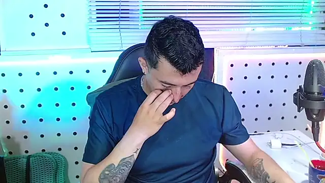 Snapshot of Darko0717 chatting on February 4, 2026, 12:27 am Darko0717 online show from February 4, 2026, 12:27 am