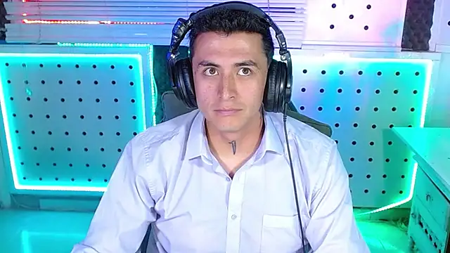 Snapshot of Darko0717 chatting on February 4, 2026, 6:03 pm Darko0717 online show from February 4, 2026, 6:03 pm