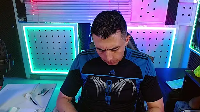 Snapshot of Darko0717 chatting on February 12, 2026, 12:05 am Darko0717 online show from February 12, 2026, 12:05 am