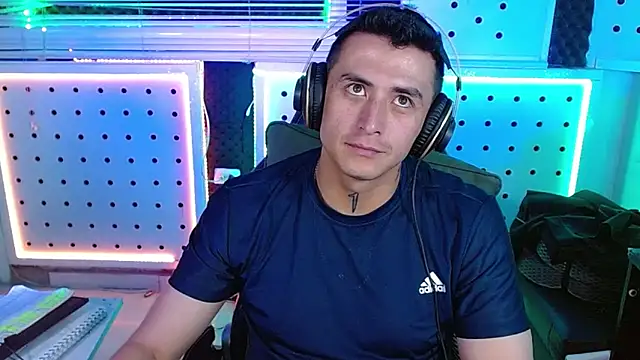 Snapshot of Darko0717 chatting on February 17, 2026, 2:08 am Darko0717 online show from February 17, 2026, 2:08 am