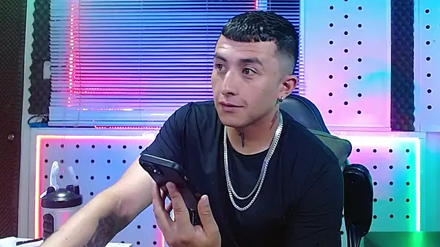 Snapshot of Darko0717 chatting on February 24, 2026, 11:25 pm Darko0717 online show from February 24, 2026, 11:25 pm