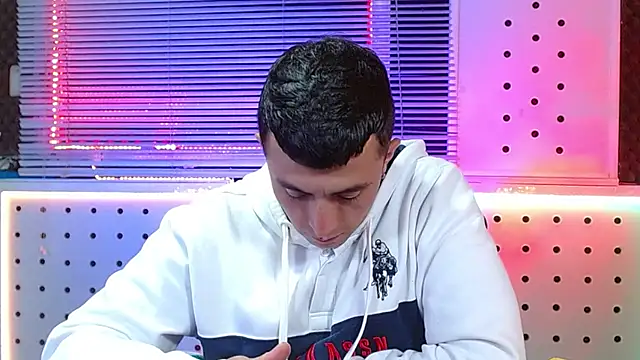 Snapshot of Darko0717 chatting on February 28, 2026, 11:50 pm Darko0717 online show from February 28, 2026, 11:50 pm