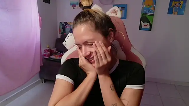 Snapshot of MommyMiaWs chatting on February 7, 2026, 4:43 pm MommyMiaWs online show from February 7, 2026, 4:43 pm