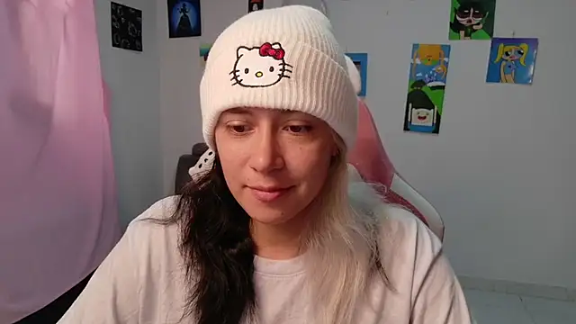 Snapshot of MommyMiaWs chatting on February 17, 2026, 1:29 pm MommyMiaWs online show from February 17, 2026, 1:29 pm