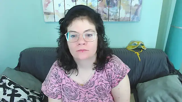 EverlyRays online show from February 7, 2025, 4:06 am