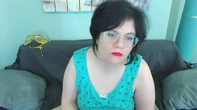 EverlyRays online show from March 18, 2025, 8:26 pm