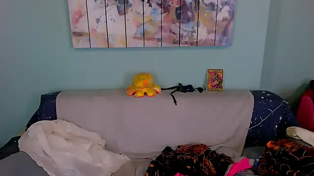 EverlyRays online show from February 8, 2026, 4:16 am