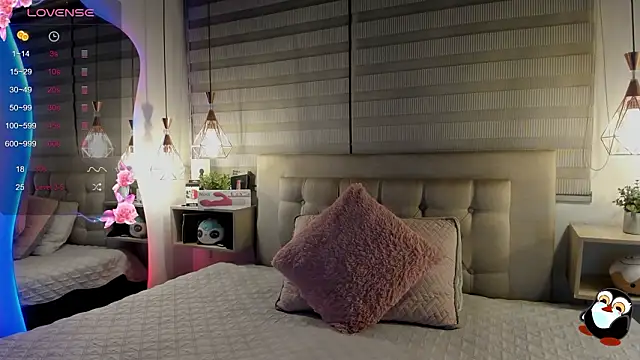 cristal  hot 1 online show from February 2, 2026, 4:55 am