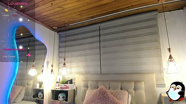 cristal  hot 1 online show from February 17, 2026, 5:04 am