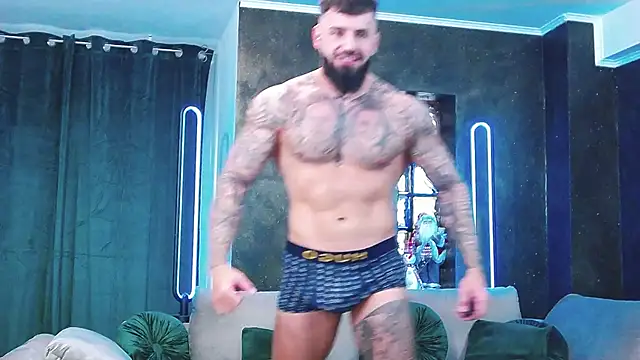 masterkingofmusclee online show from December 10, 2024, 10:06 am