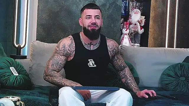 masterkingofmusclee online show from December 27, 2024, 9:17 am