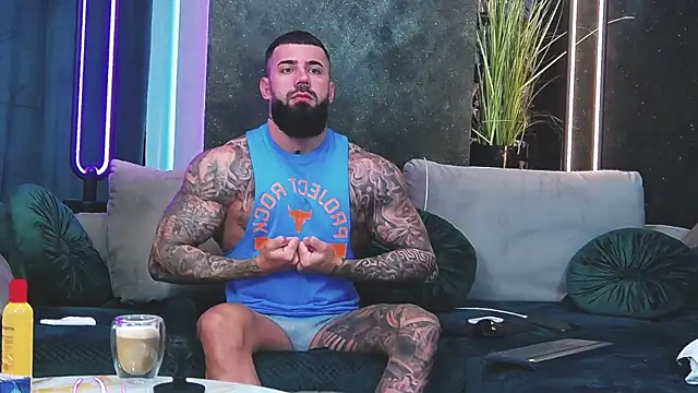 masterkingofmusclee online show from January 10, 2025, 6:31 am