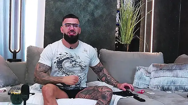 masterkingofmusclee online show from March 11, 2025, 1:45 pm