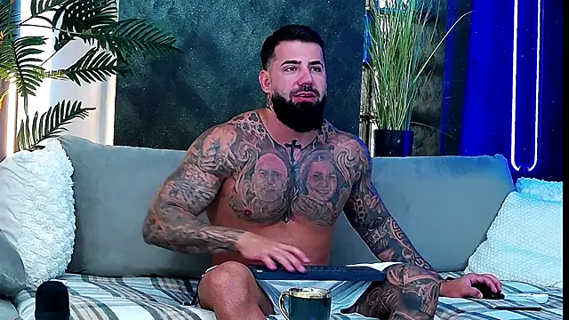 masterkingofmusclee online show from September 29, 2025, 7:35 am