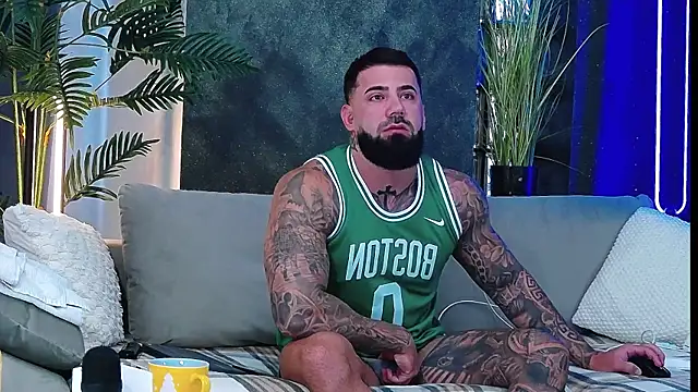 masterkingofmusclee online show from October 4, 2025, 6:55 am