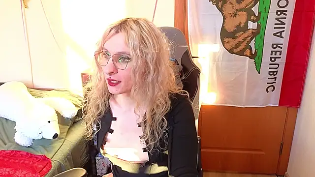 Snapshot of Lori_Myaf chatting on February 14, 2026, 1:30 pm Lori Myaf online show from February 14, 2026, 1:30 pm