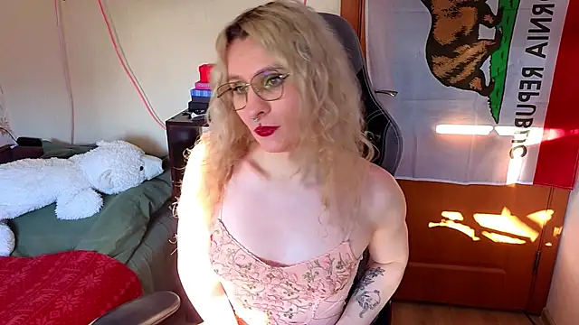 Snapshot of Lori_Myaf chatting on February 18, 2026, 12:23 pm Lori Myaf online show from February 18, 2026, 12:23 pm