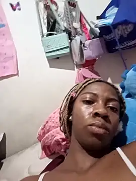 Snapshot of Shanelle__ chatting on February 13, 2026, 12:12 pm Shanelle online show from February 13, 2026, 12:12 pm