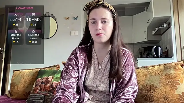 Snapshot of Teylor_Love chatting on October 23, 2025, 11:20 am Teylor Love online show from October 23, 2025, 11:20 am