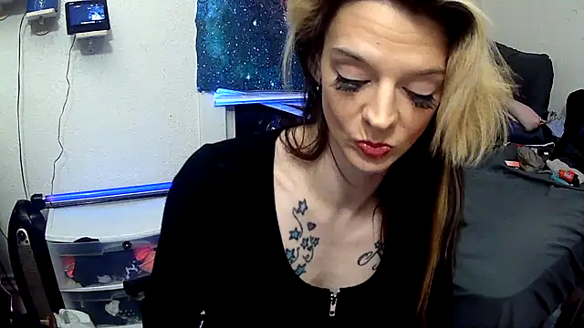 Snapshot of dangereyez0010 chatting on March 4, 2026, 8:42 am dangereyez0010 online show from March 4, 2026, 8:42 am