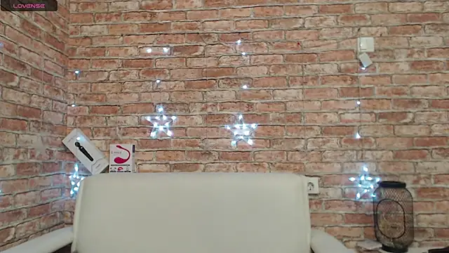 Amelia Kiss  online show from February 10, 2026, 12:48 am