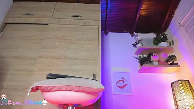 eva-slim- online show from February 15, 2026, 6:59 pm