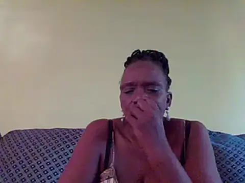 Snapshot of Shaz_brown chatting on January 2, 2025, 9:43 am Shaz brown online show from January 2, 2025, 9:43 am