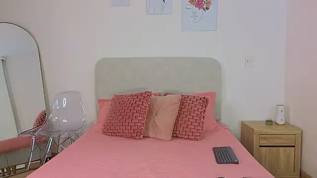 Snapshot of KristennBlue chatting on January 18, 2026, 12:42 pm KristennBlue online show from January 18, 2026, 12:42 pm