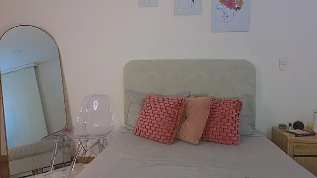 Snapshot of KristennBlue chatting on February 20, 2026, 11:11 am KristennBlue online show from February 20, 2026, 11:11 am