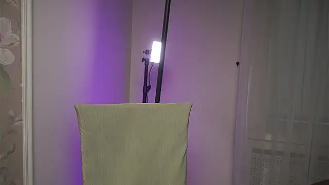 PixieMeow  online show from February 14, 2025, 2:12 pm